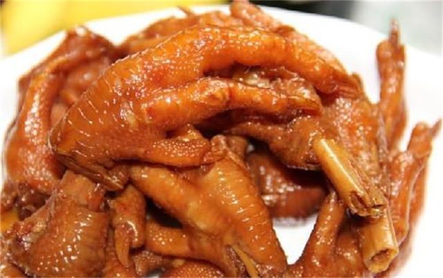麻辣卤鸡爪好吃到连卤汁都不放过，我们一起来学做一下吧