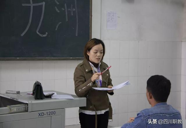 毕业生登记表就业意向，登记表本人就业意向怎么写（230多家企业到这所汽车类高校要人）