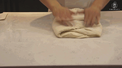 面包和爱情是什么意思，先从理解这些词的意思开始吧（面包是爱情是什么意思）