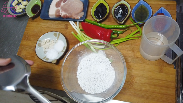 红薯粉皮的家常做法，红薯粉皮的家常做法大全窍门（家常红薯粉皮的制作方法）