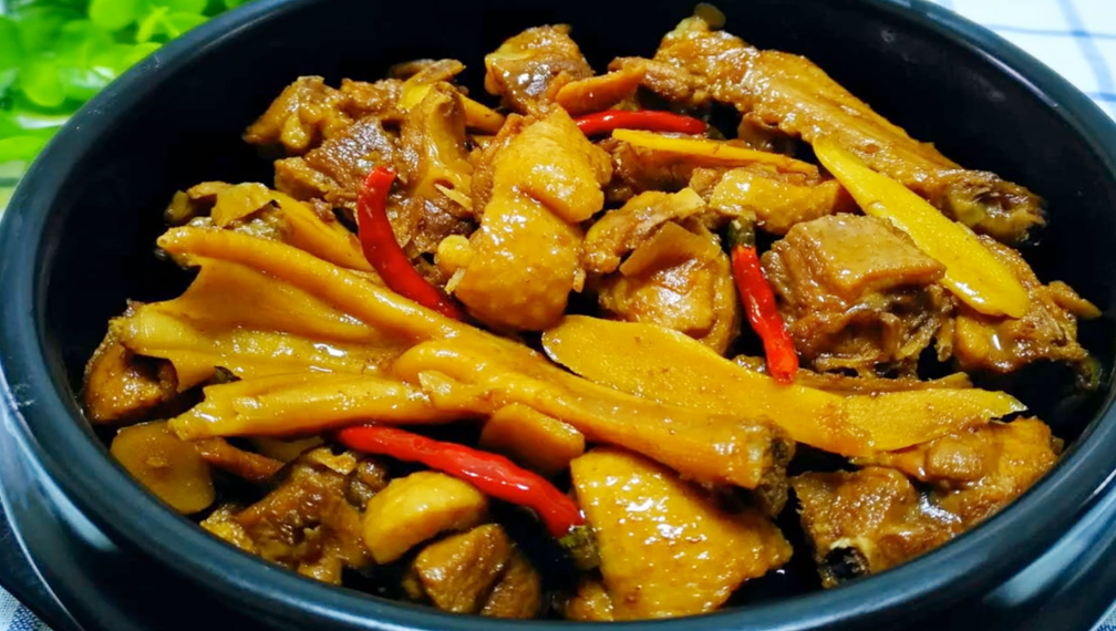 【姜焖鸭】做法步骤图 隔三差五吃一回 三伏天人更精神-起舞食谱网