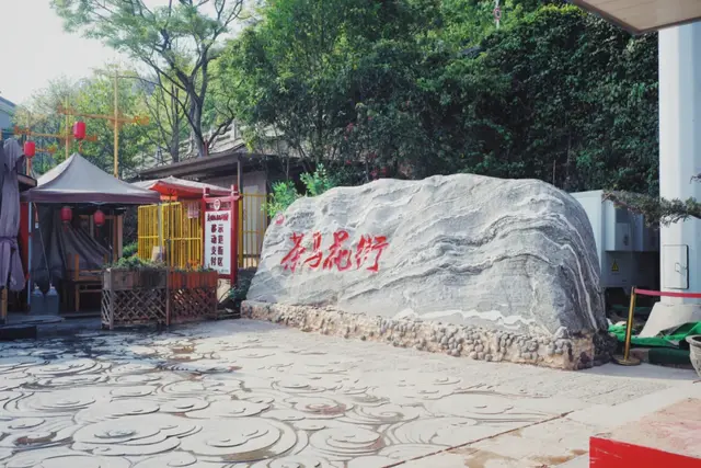 昆明周边好玩的地方，昆明周边好玩的地方有哪些（来到四季如春的昆明）