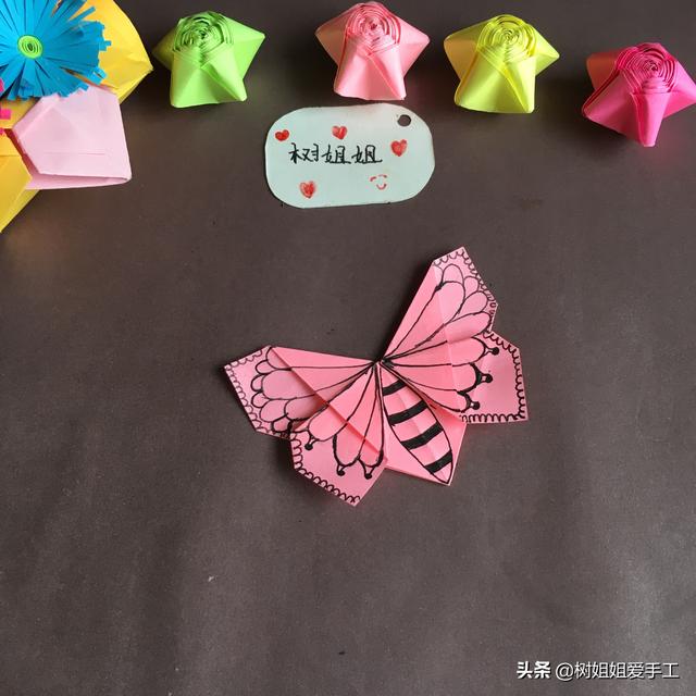蝴蝶书签的折法，蝴蝶折纸教程（可DIY的蝴蝶折纸书签折法）
