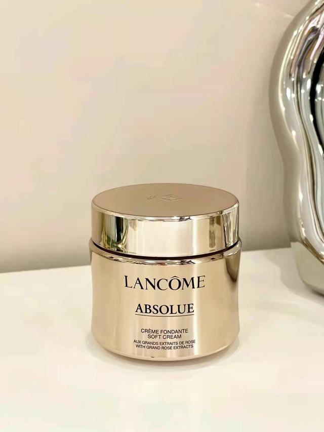 雅诗兰黛效果怎么样，雅诗兰黛怎么样（盘点5款大牌“抗老面霜”）