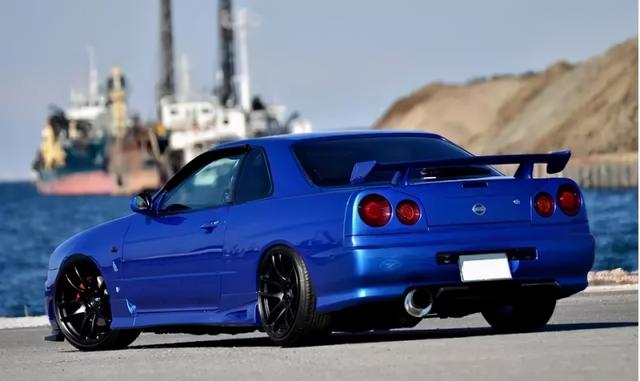 日产skyline，日产skyline在国内叫什么（日产Skyline GT-R）