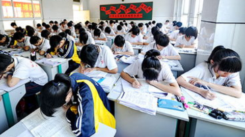 上课犯困迅速清醒方法，上课很困瞬间清醒的办法有哪些（快学习一下尖子生的提神醒脑技能）