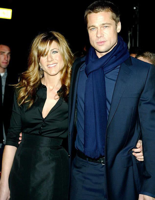 布拉德皮特前妻，布拉德皮特离婚（皮特和前妻詹妮弗·安妮斯顿颁奖现场重聚）