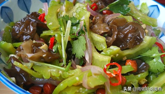 凉拌苦瓜的正宗做法，凉拌苦瓜的家常做法（凉拌苦瓜的正确做法）