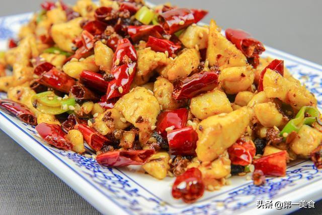 尖椒鸡丁最正宗的川菜做法，麻辣口味代表之一辣子鸡丁