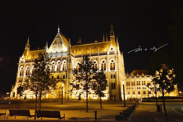 布达佩斯是哪个国家的，布达佩斯大饭店真的存在吗（实拍匈牙利首都布达佩斯）