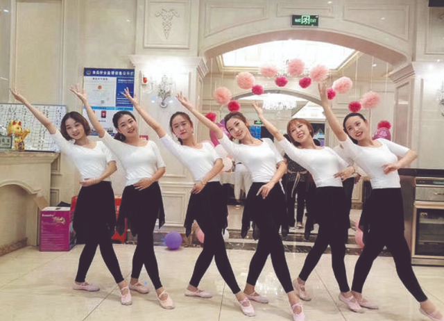 幼师一般工资多少，幼师月薪多少（杭州一女幼师晒“工资单”走红）