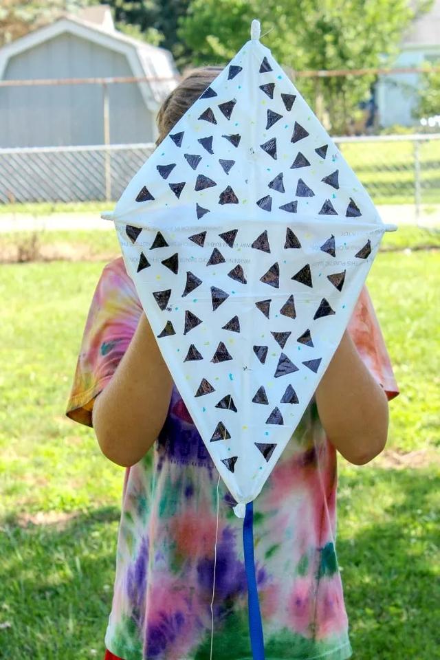 折纸礼物袋制作方法，手工折纸礼袋（天天都用的塑料袋还有这么多玩法）