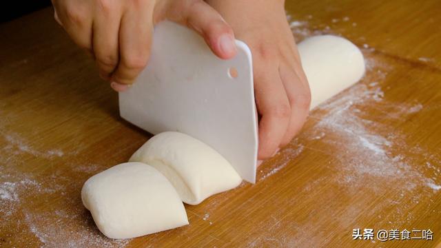 怎样做发面烧饼，怎么发面把烧饼烙得又软又好吃（新手零失败的发面饼做法）