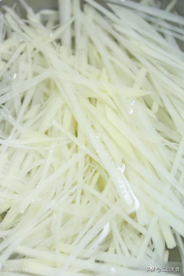 切土豆的正确方法，切土豆怎么切呀（切土豆丝总是粗细不均匀）