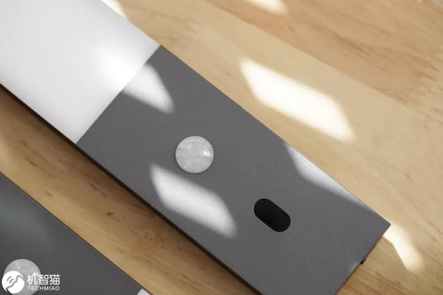 手机遥控灯具品牌，手机遥控灯具品牌推荐（比市场均价贵几倍体现在哪儿）