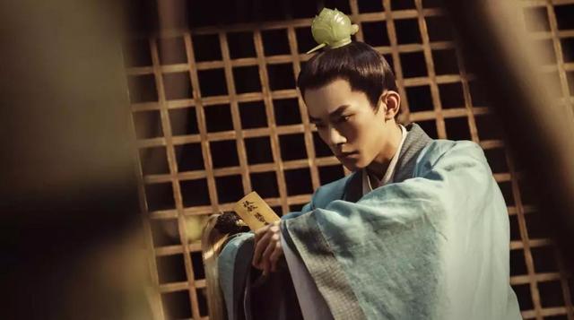 桂华秋皎洁什么意思，葳蕤,桂华秋皎洁（提前20年预言安史之乱）