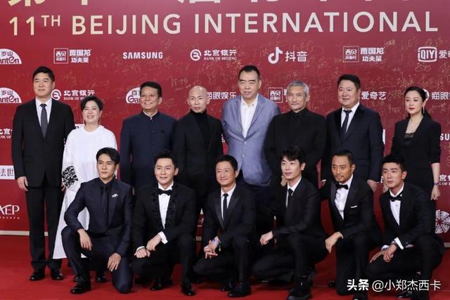 顶锅盖是什么意思，顶锅盖是什么意思网络用语（北影红毯巩俐完胜）