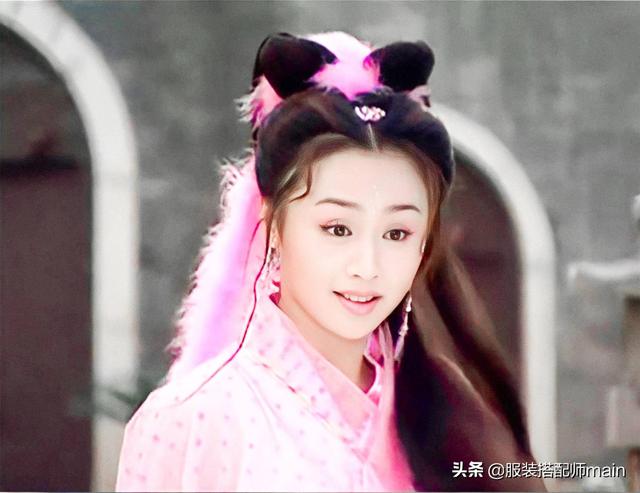 曹颖大肚照，曹颖老公的照片（穿白T恤紧身裤大秀麻杆腿）