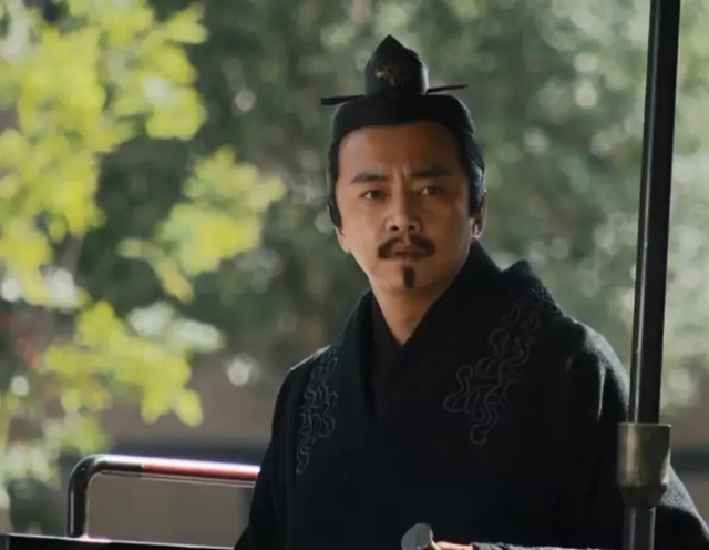 王绾和李斯谁是第一任丞相，王绾和李斯的关系（《大秦赋》：秦朝建立后）