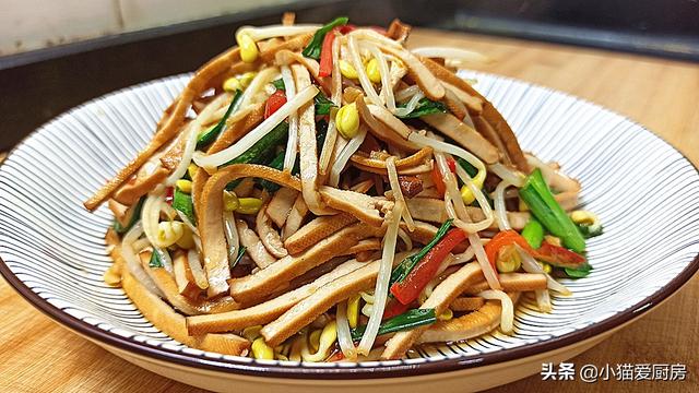 黄豆芽炒多久能熟，黄豆芽炒几分钟能熟（香干炒豆芽这道菜这么做）