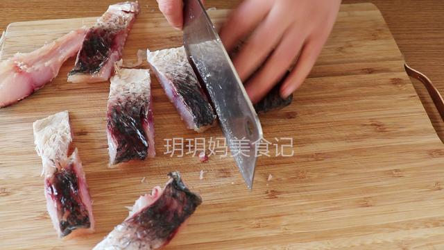 腌制鱼放什么调料，做鱼前腌鱼放什么调料（保存时间越长吃起来越香）