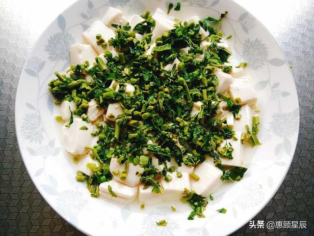 香椿子怎么吃，香椿子怎么吃降血压（样样简单一咬满口香）