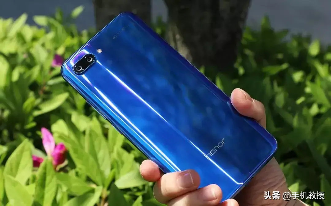 小米青春版和标准版的区别在哪（终于知道选什么版本的手机了）