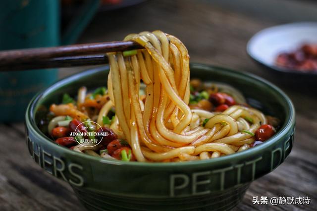 家常酸辣粉的做法，把这几种调味料兑好就行