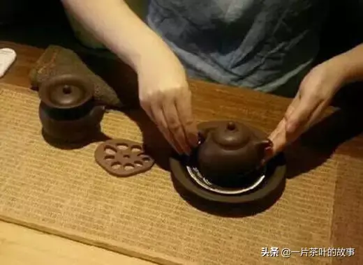 沏茶的步骤动作的描写，沏茶礼仪步骤（手把手教你，23个泡茶步骤）