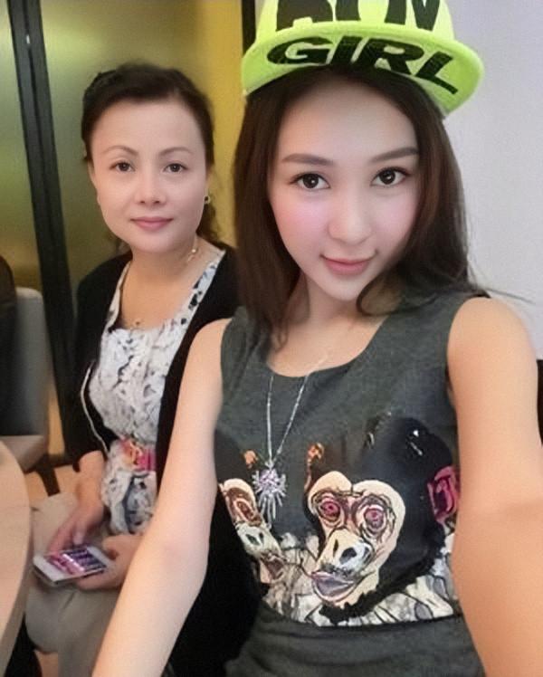 郭美美事件是怎么回事，郭美美事件始末（“炫富网红鼻祖”郭美美的堕落史）