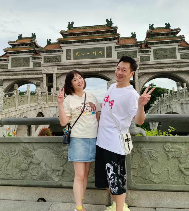 白色恋人是什么意思，白色恋爱什么意思（14对明星秀恩爱）