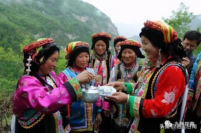 采花节是哪个民族的传统节日，体验隆重的藏族节日——菜花节