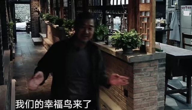 林依轮 - 后海前街歌词是什么，林依轮简历个人资料简介（才是娱乐圈隐形的大富豪）