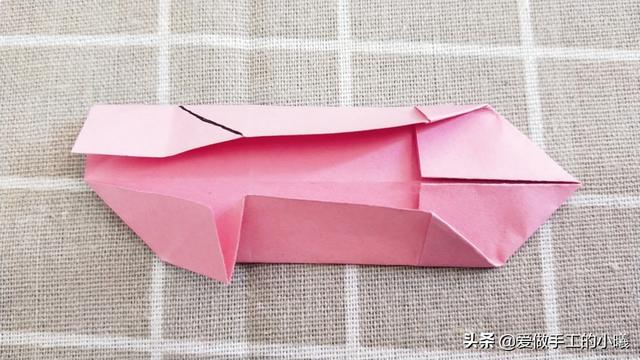 手工折纸爱心方法图解，简单又漂亮的爱心折法（教你用1张纸折出心心相印）