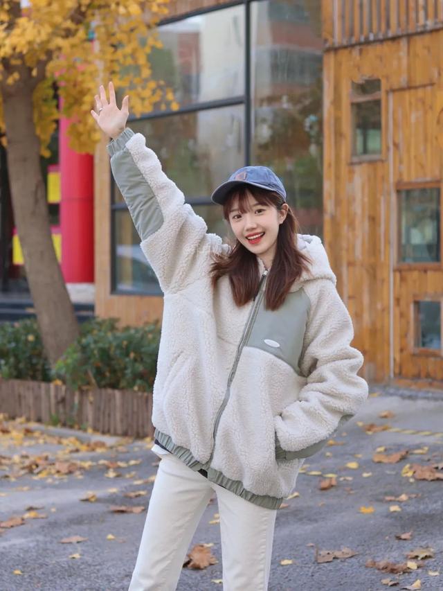 矮个子服装搭配图片，矮个子女生成熟穿搭（小个子照着穿美爆整个冬天）