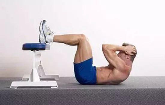 　卷腹运动需注意的事项，卷腹运动需注意的事项（谨记做卷腹运动的5个要点）