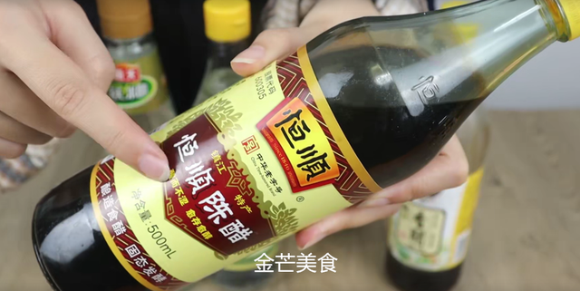 米醋和香醋的区别，香醋和白醋的区别（白醋区别这么大）