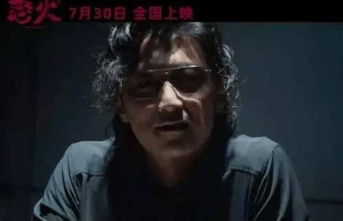 谢霆锋甄子丹合影，直言：近十年最满意的影片