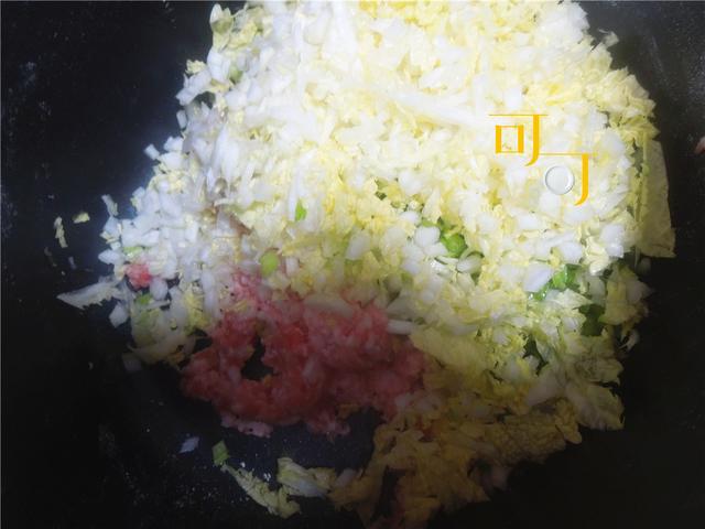 白菜芹菜猪肉饺子怎么做才好吃，我家的白菜芹菜猪肉饺子特别香