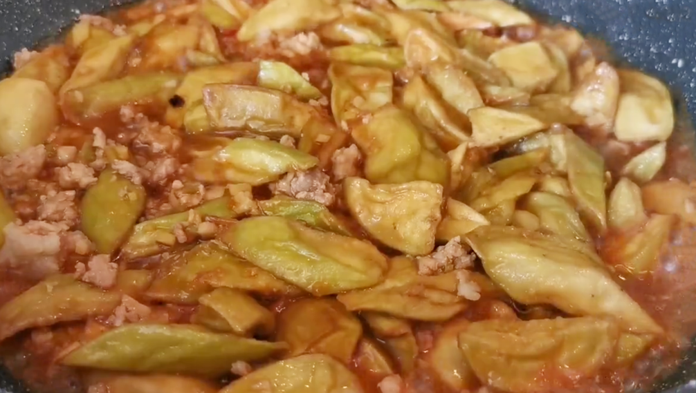 图片[8]-【肉末烧茄子】做法步骤图 比做红烧的香 好吃不油腻-起舞食谱网