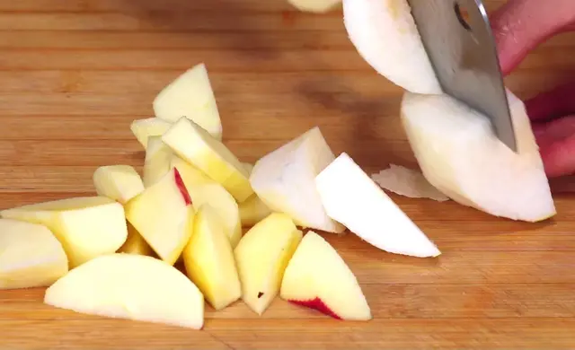 辣白菜的，辣白菜的腌制方法和配料（辣白菜最简单快速做法）