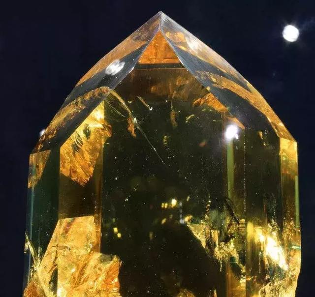 黄水晶的功效与作用，黄水晶的功效与作用及禁忌（当十二生肖守护佛 碰上黄水晶）