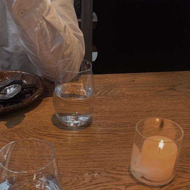 美好阳光且干净的女生头像  星空迷上了山野微信，美好阳光且干净的女生头像  星空迷上了山野，有雾有灯也有归人。（有哪些好看非人物的头像）