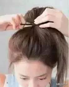 一根皮筋扎丸子头教程，怎样用一根皮筋扎丸子头（超火的丸子头扎发）