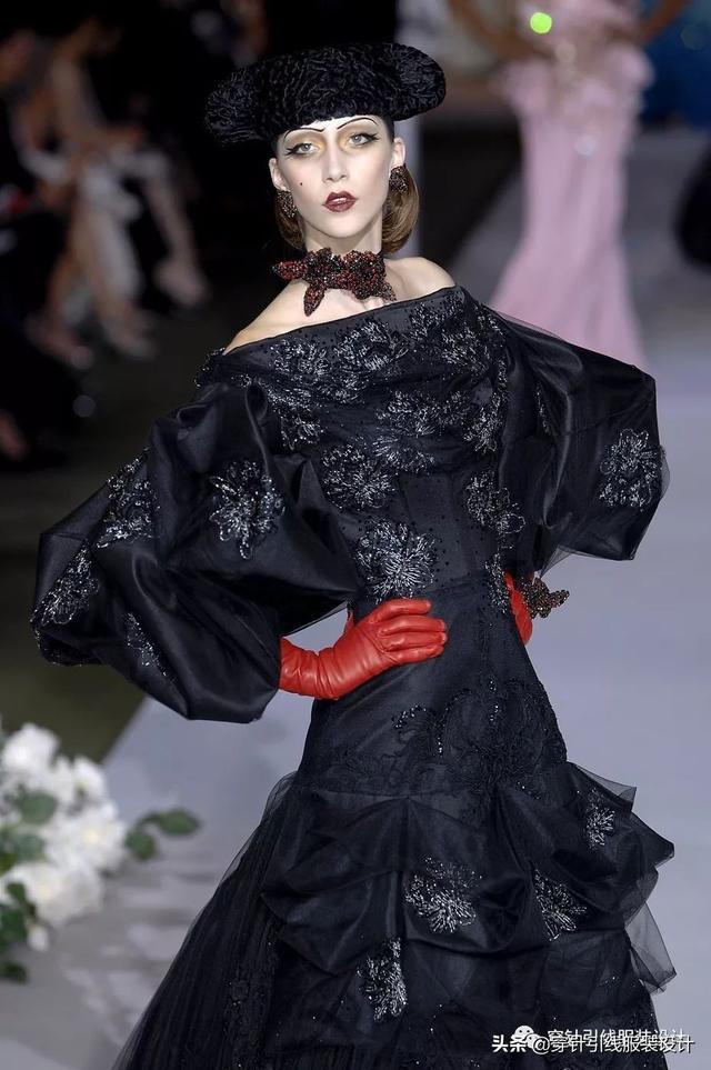 迪奥经典之作服装图，<迪奥>2007秋冬高定系列