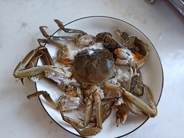 煮螃蟹要煮多久，电磁炉煮螃蟹要煮多久（加它们一起煮15分钟）