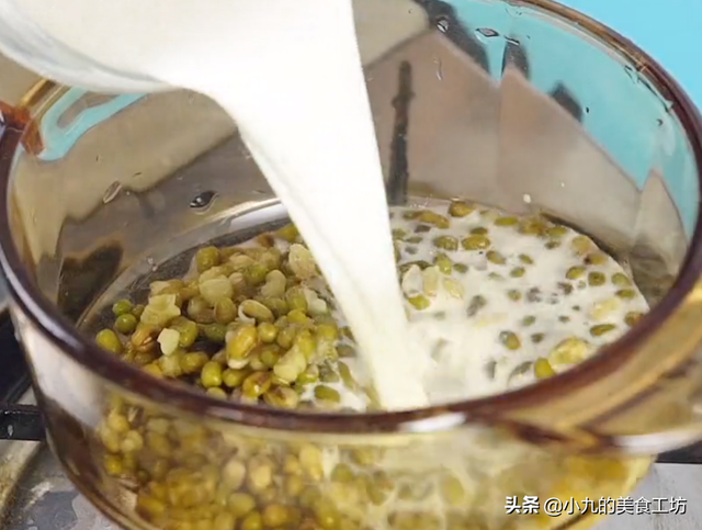 牛奶雪糕做法家庭自制简单，自制牛奶雪糕做法（爱吃雪糕一定要收藏）