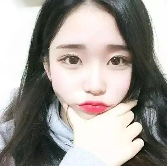 爱自拍女孩必学的姿势，爱自拍女孩必学的姿势有哪些（学好女生最爱的12个自拍姿势）