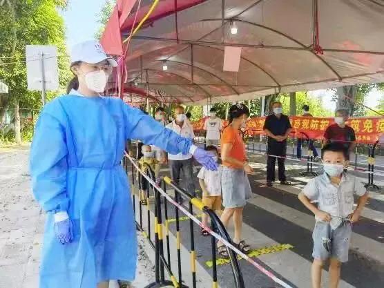 在一起电视剧演员表，我要和你在一起电视剧演员表（张嘉译、海清、蒋欣、靳东、雷佳音等众星演绎《在一起》）