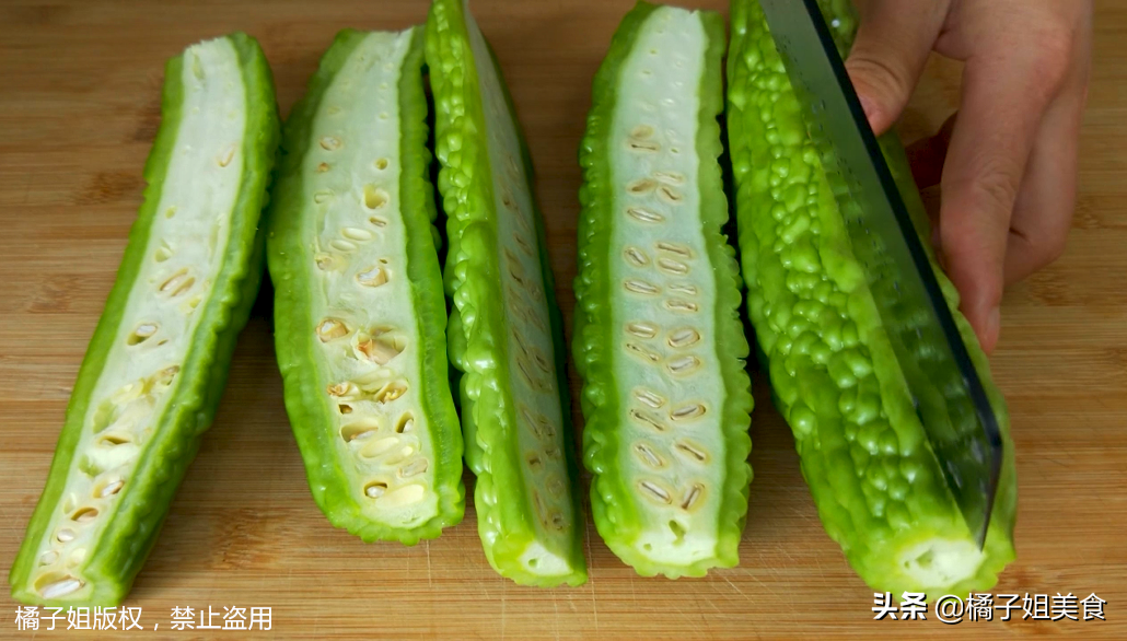 图片[3]-【凉拌苦瓜】做法步骤图 5分钟上桌 美味降火-起舞食谱网